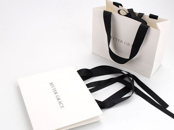 Luxury Paper Bag Printed With Ribbon Handle   