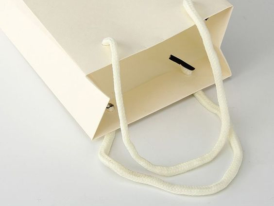 Cheap Slender Shape Wine Packaging Paper Bag