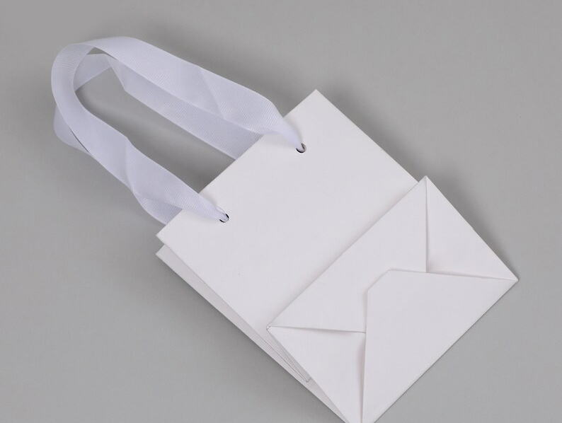 Square Bottom Cosmetics Paper Bags With Ribbon Handles 