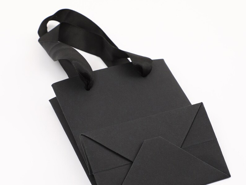 2023 China Luxury Black Gift Paper Bag 