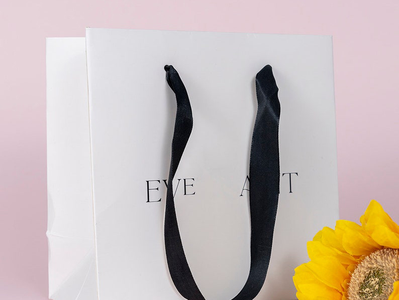  Competitive Price Printed White Shopping Paper Bags 