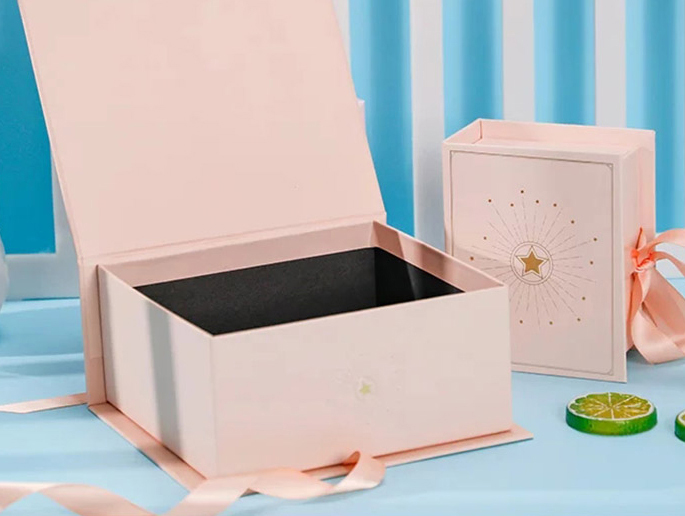 Clamshell Cardboard Custom Box With Ribbon Decorate