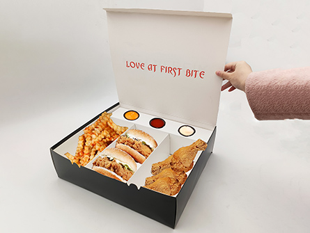 Food Box Packaging With 3 Sauce